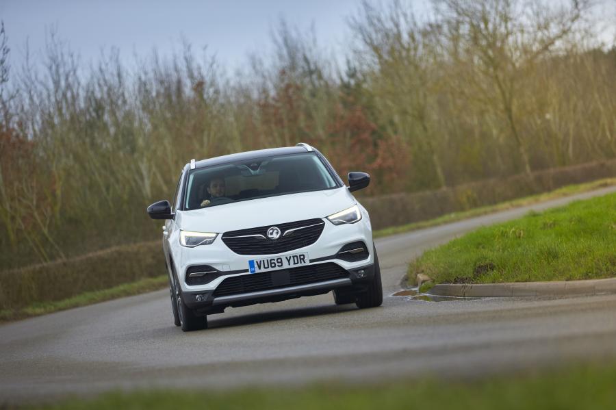  Vauxhall Grandland X Hybrid4 2020 года  (фото 9 из 40)